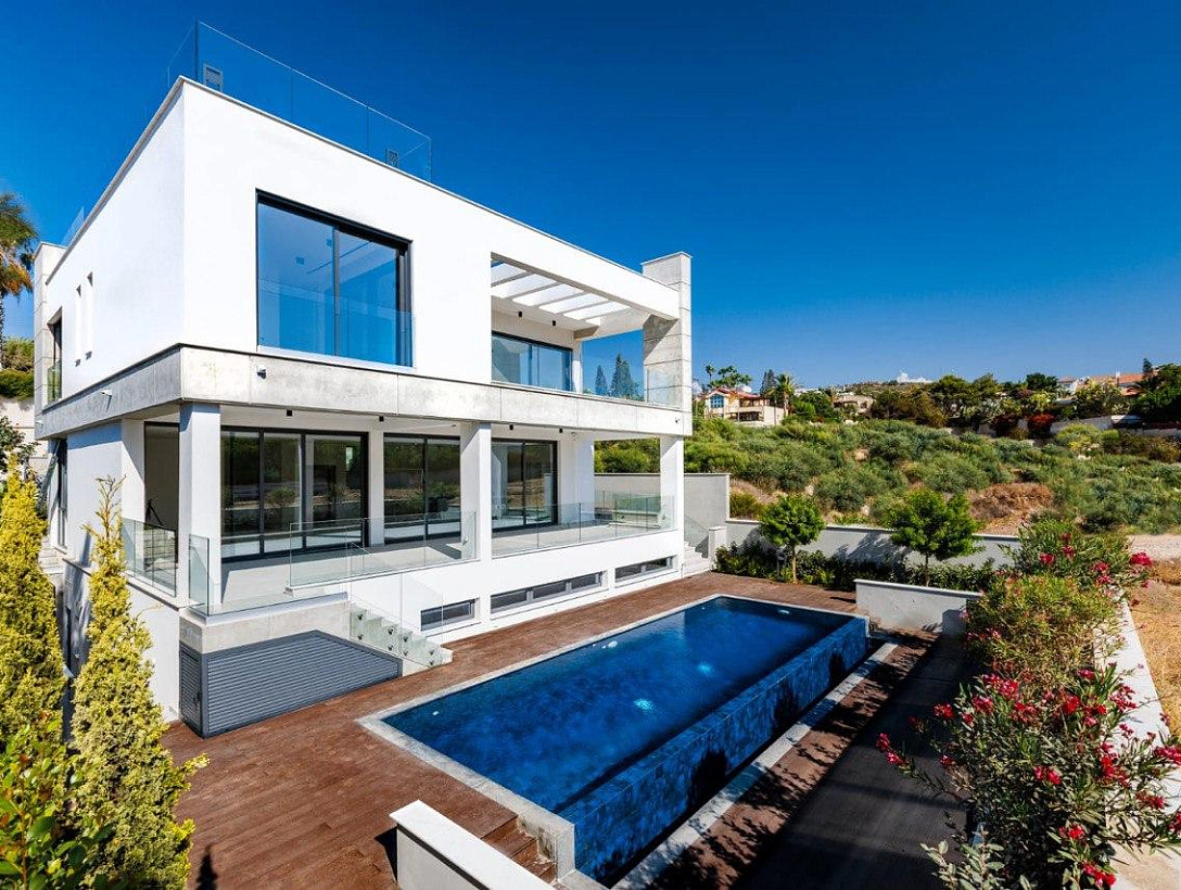 New villa in Limassol