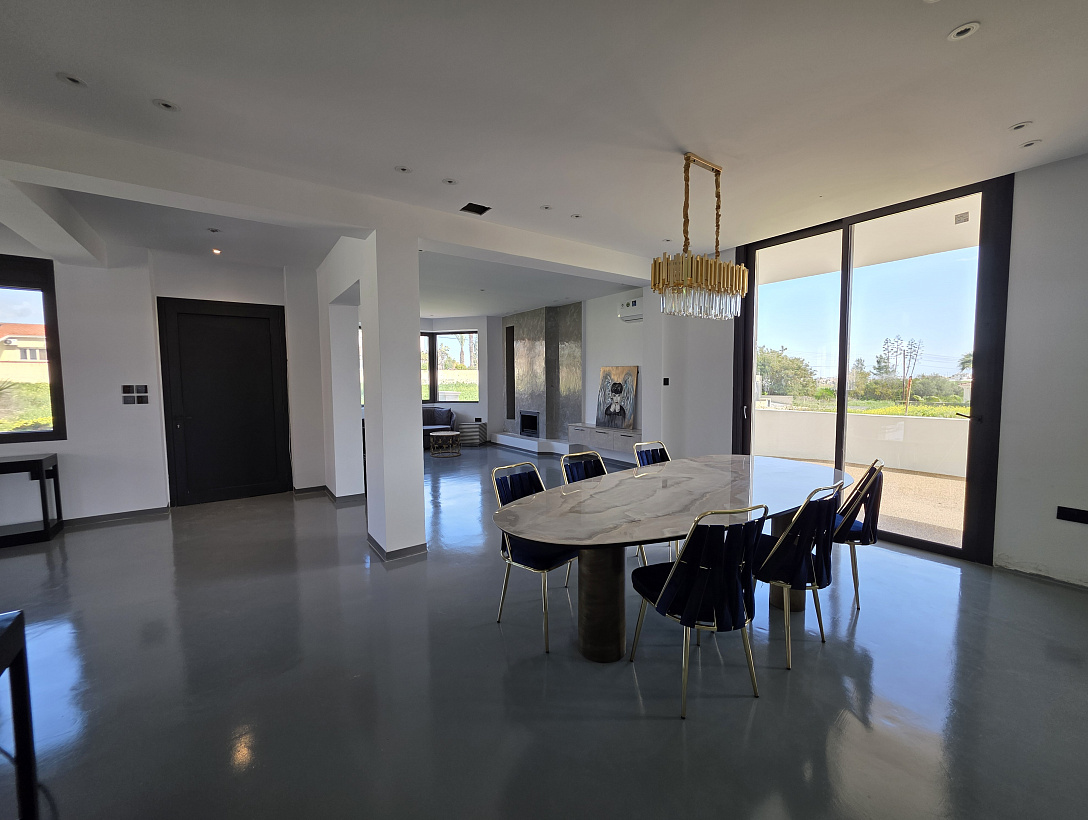 New villa in Larnaca