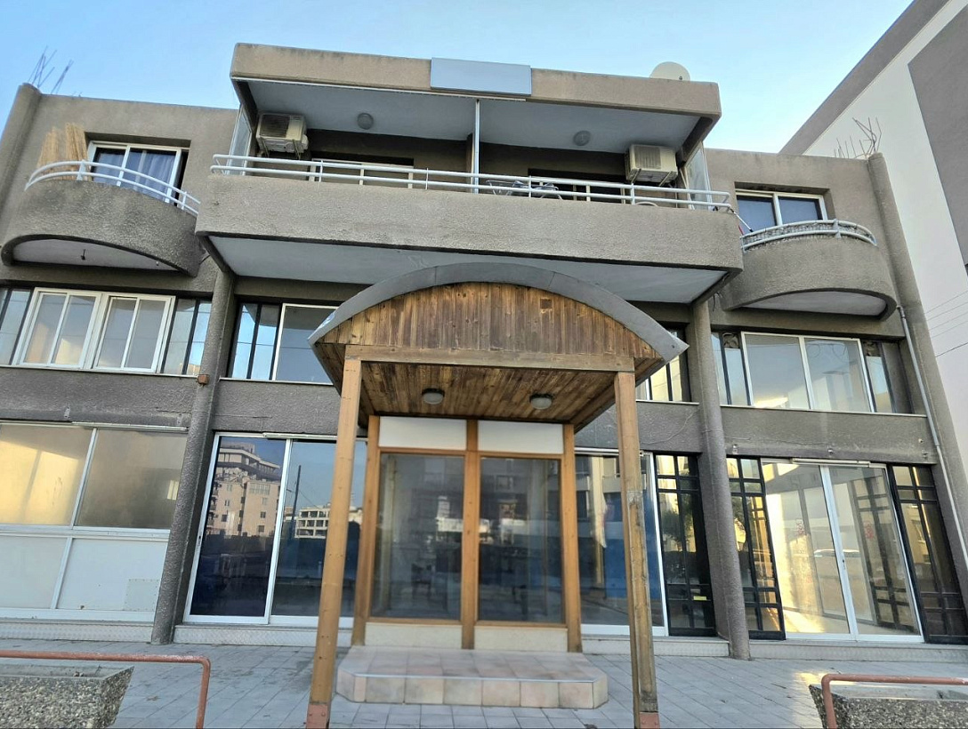 Коммерческое помещение с ресторанной инфраструктурой в Лимассоле