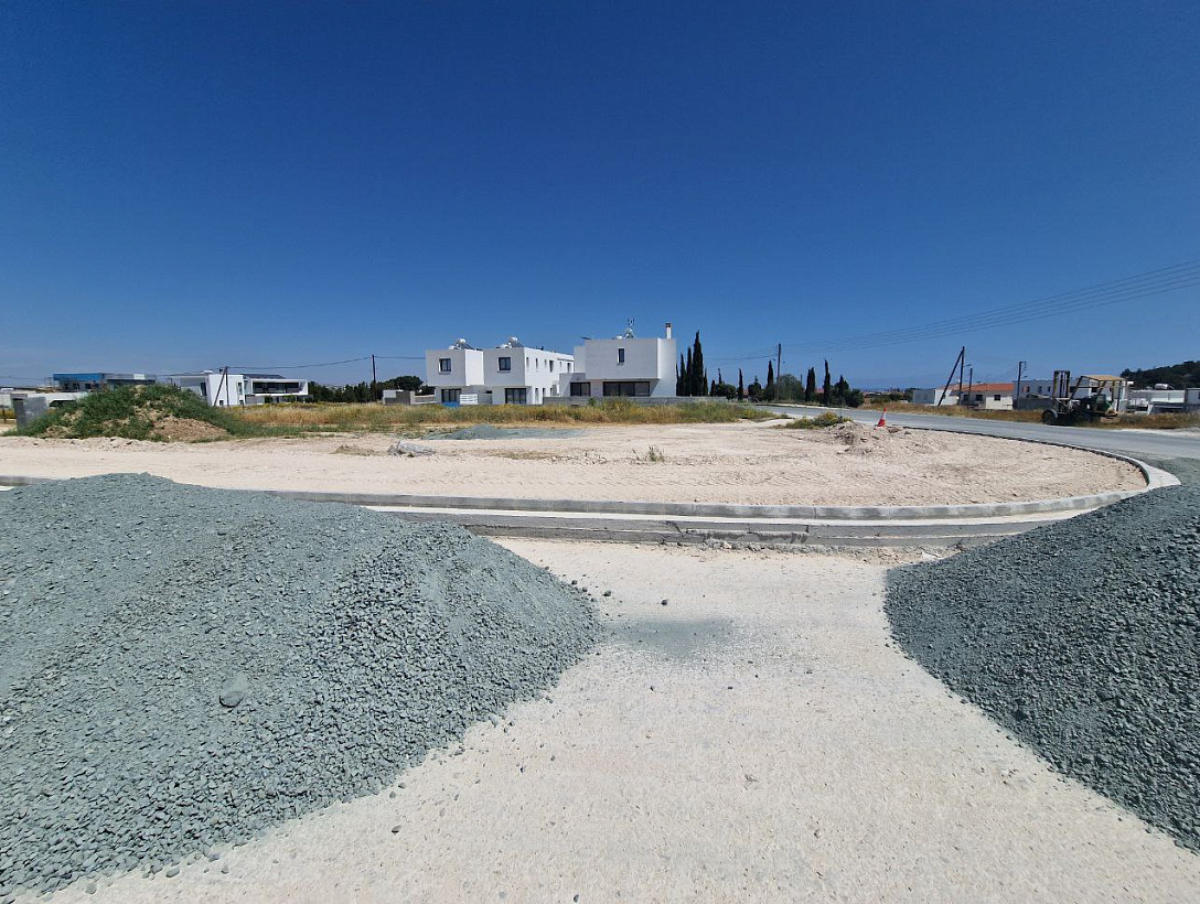 Land in Larnaca