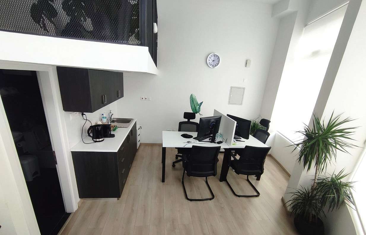 Photo 6