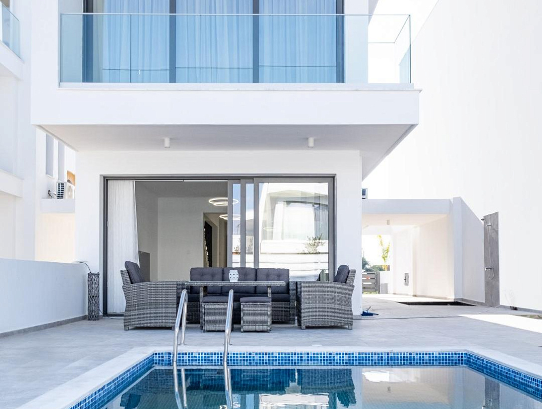 New villa in Larnaca