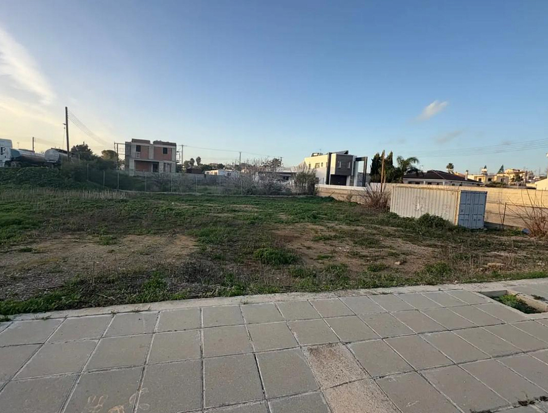 Land in Larnaca