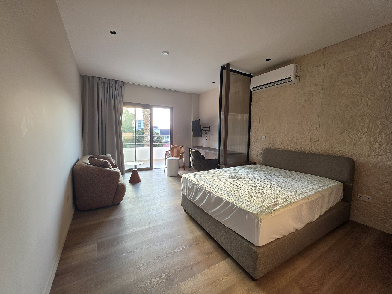 Apartment — 4