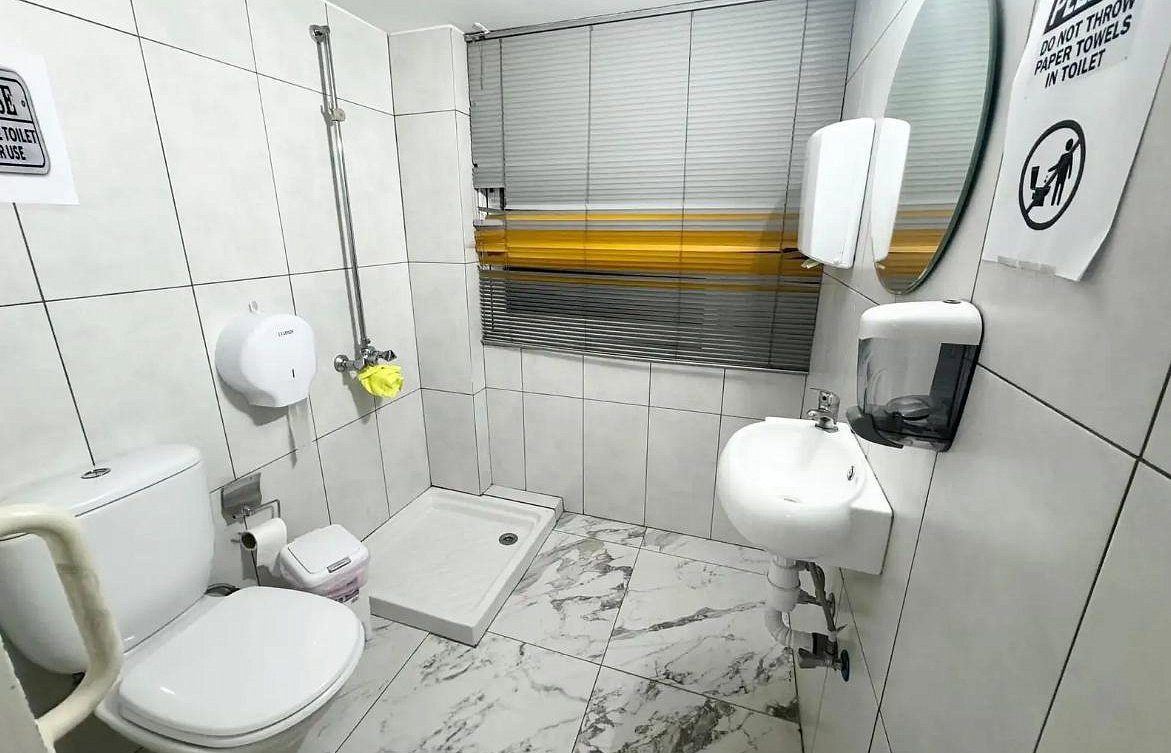 Photo 10