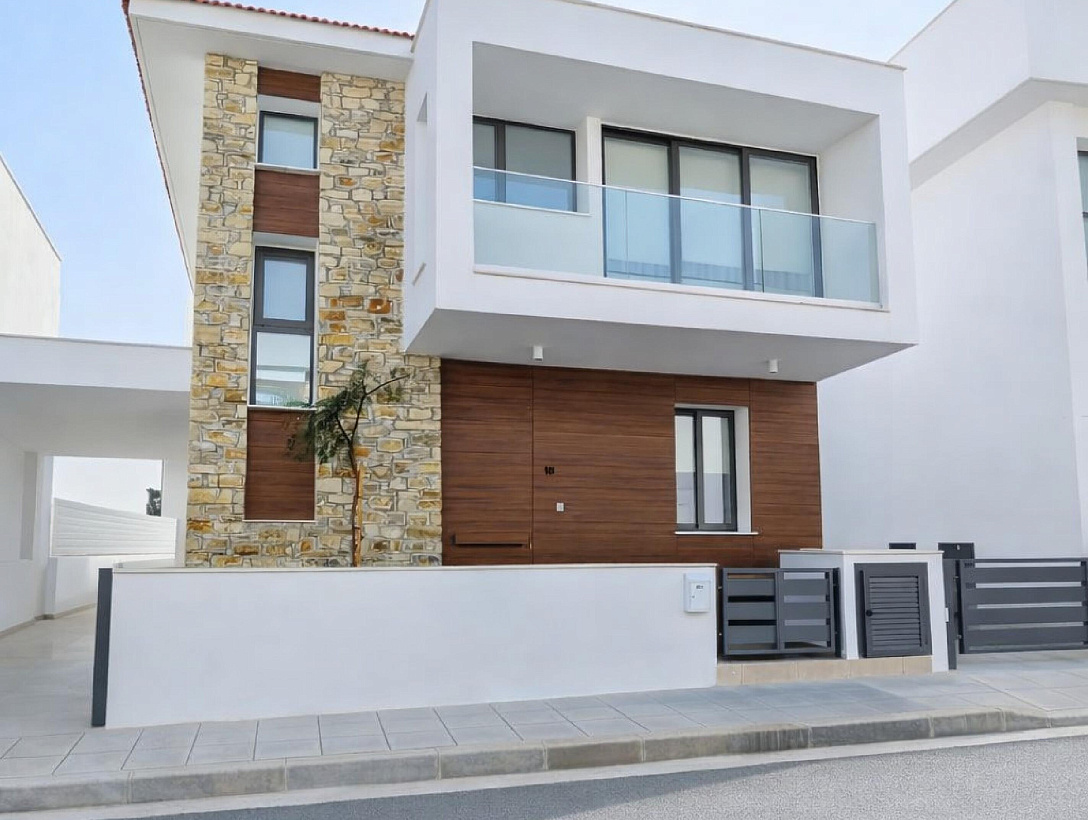 New villa in Larnaca