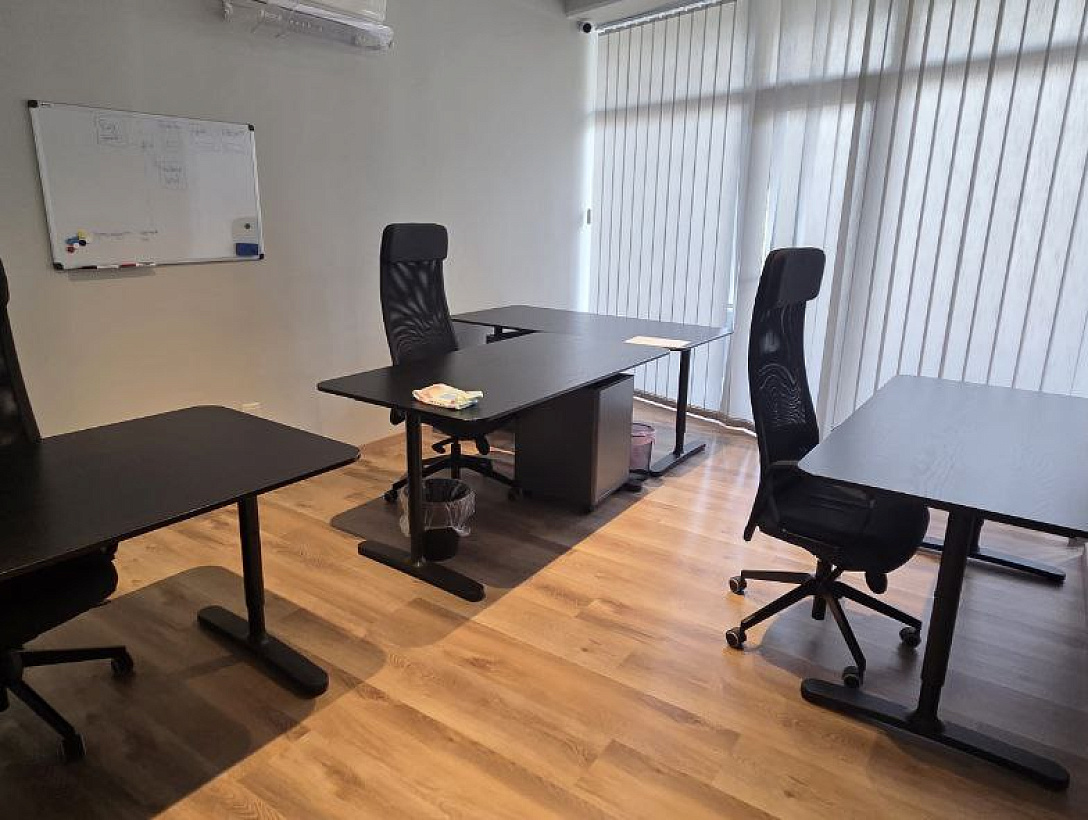 Офис на Кипре