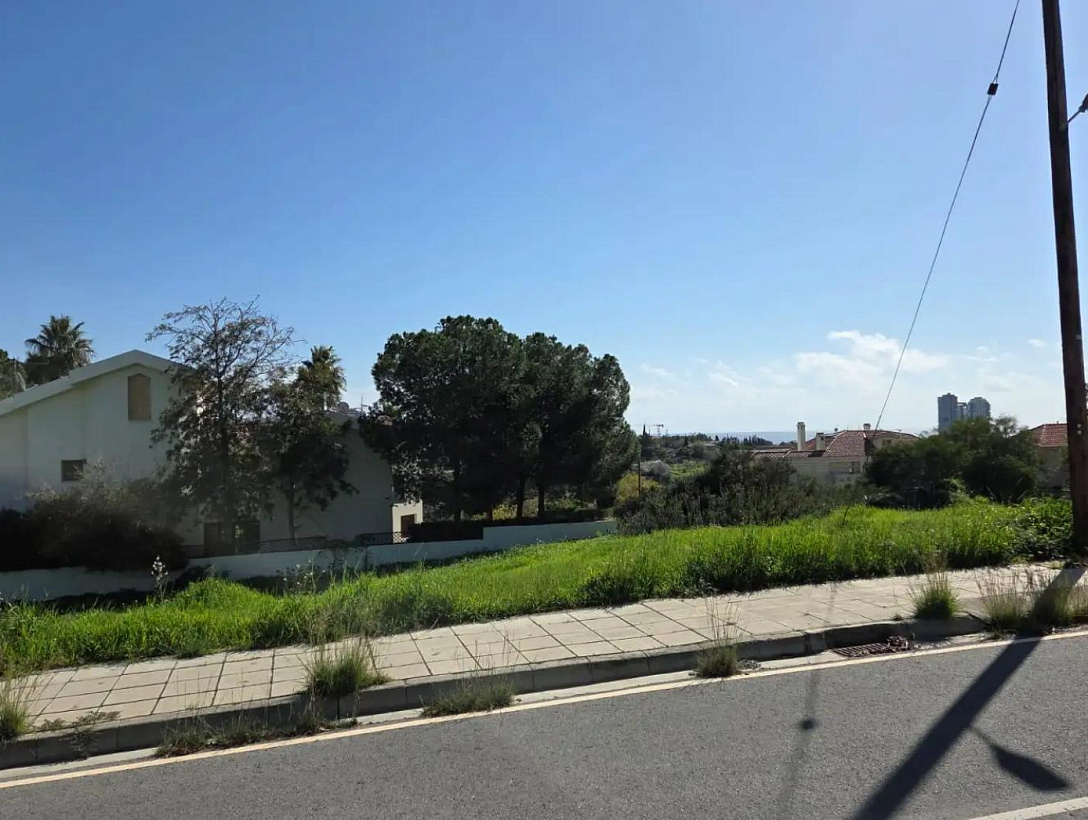 Земля в Лимассоле