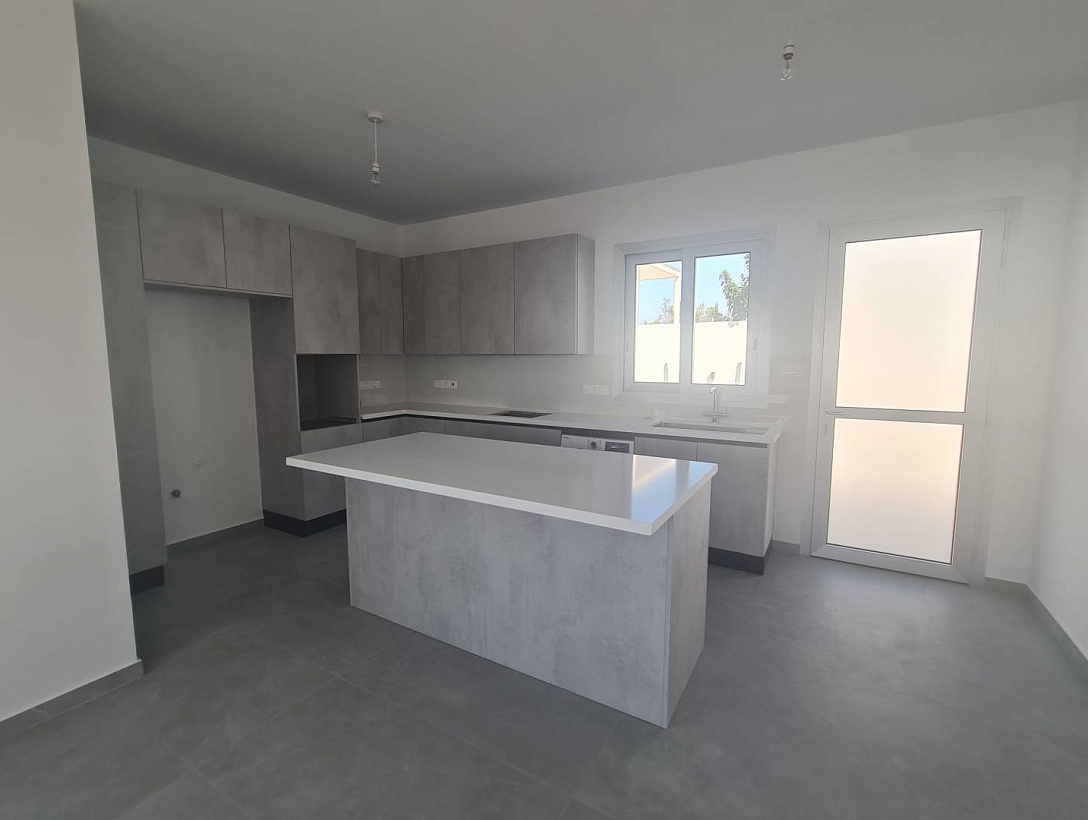 New villa in Larnaca