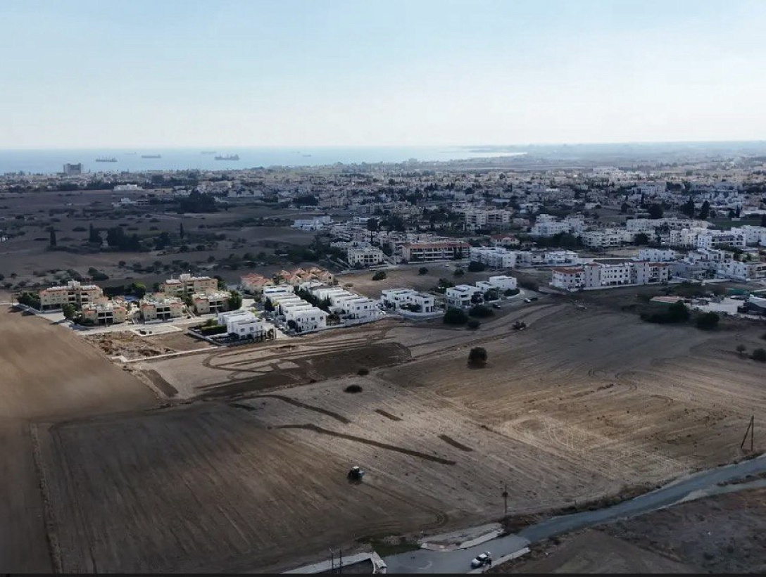 Land in Larnaca