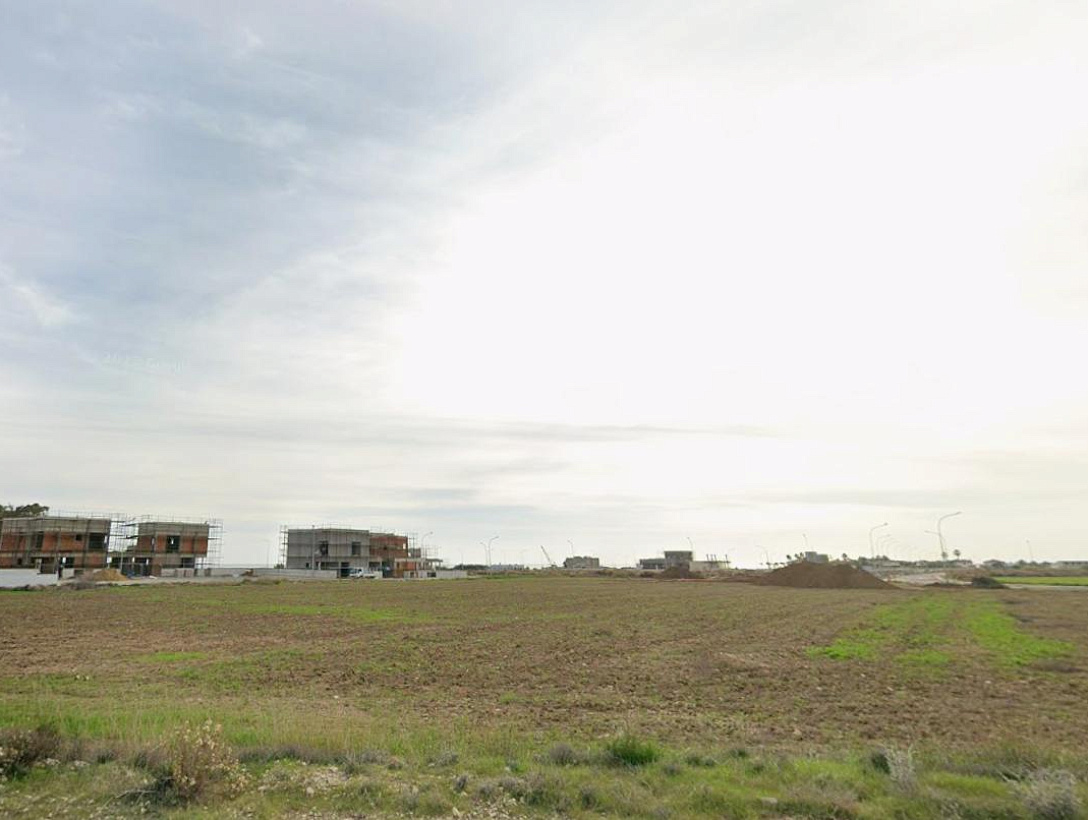 Land in Larnaca