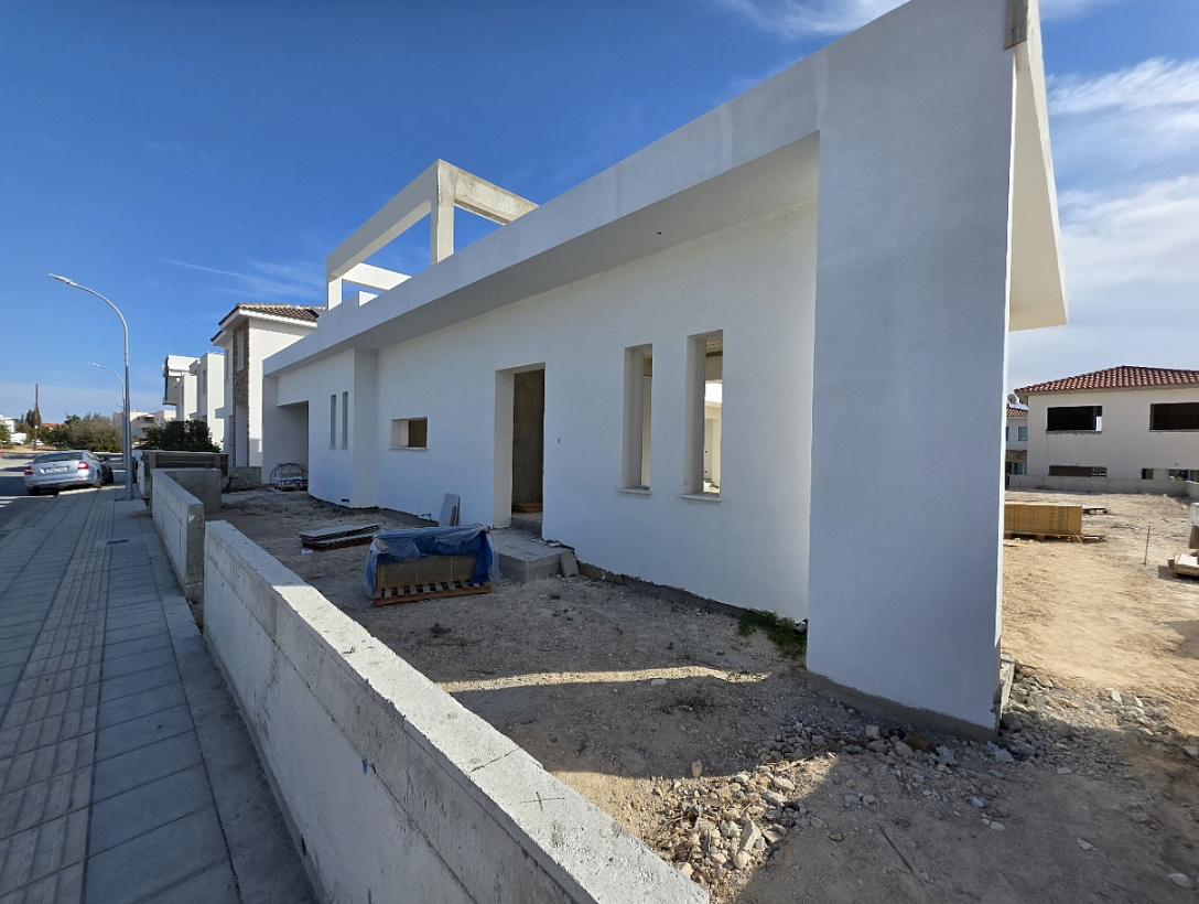 New villa in Larnaca