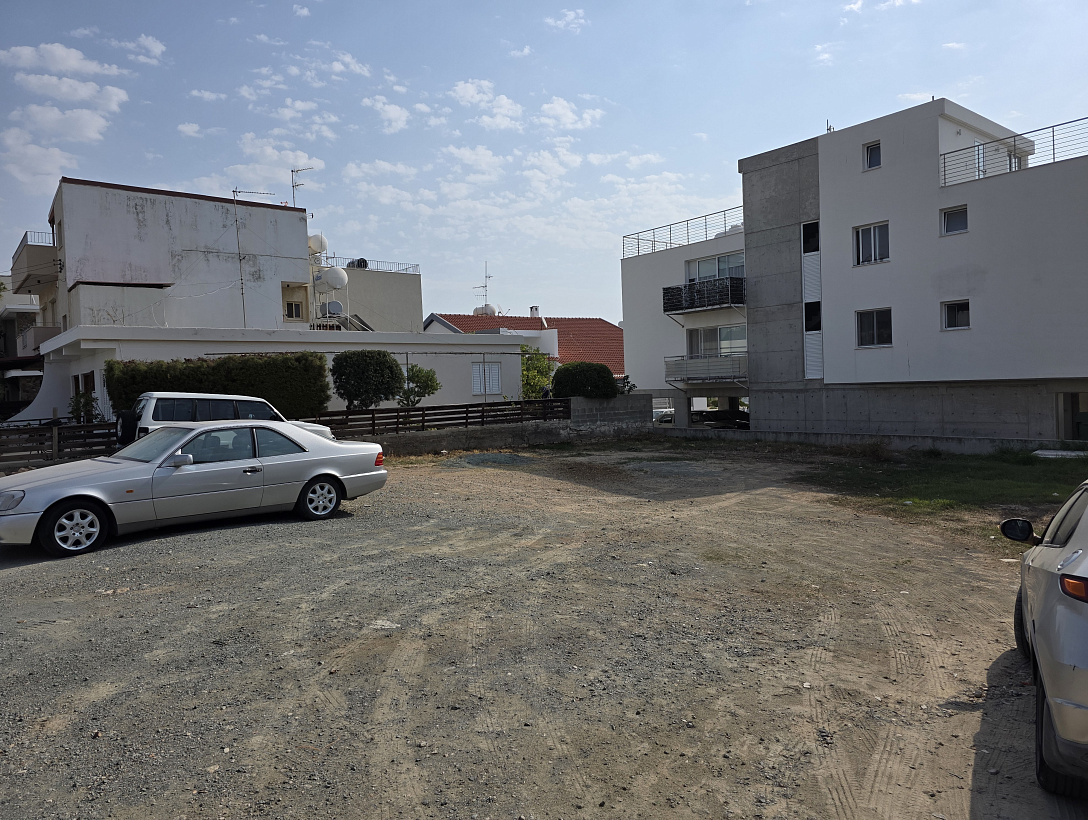 Земля в Лимассоле