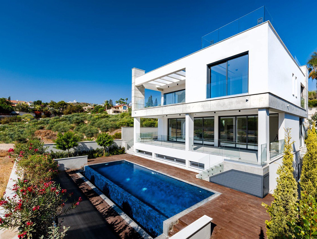 New villa in Limassol