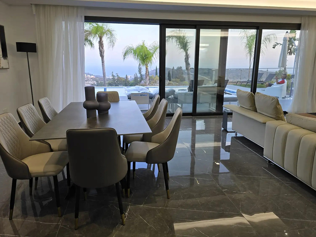 Villa, 6 bedrooms — 3