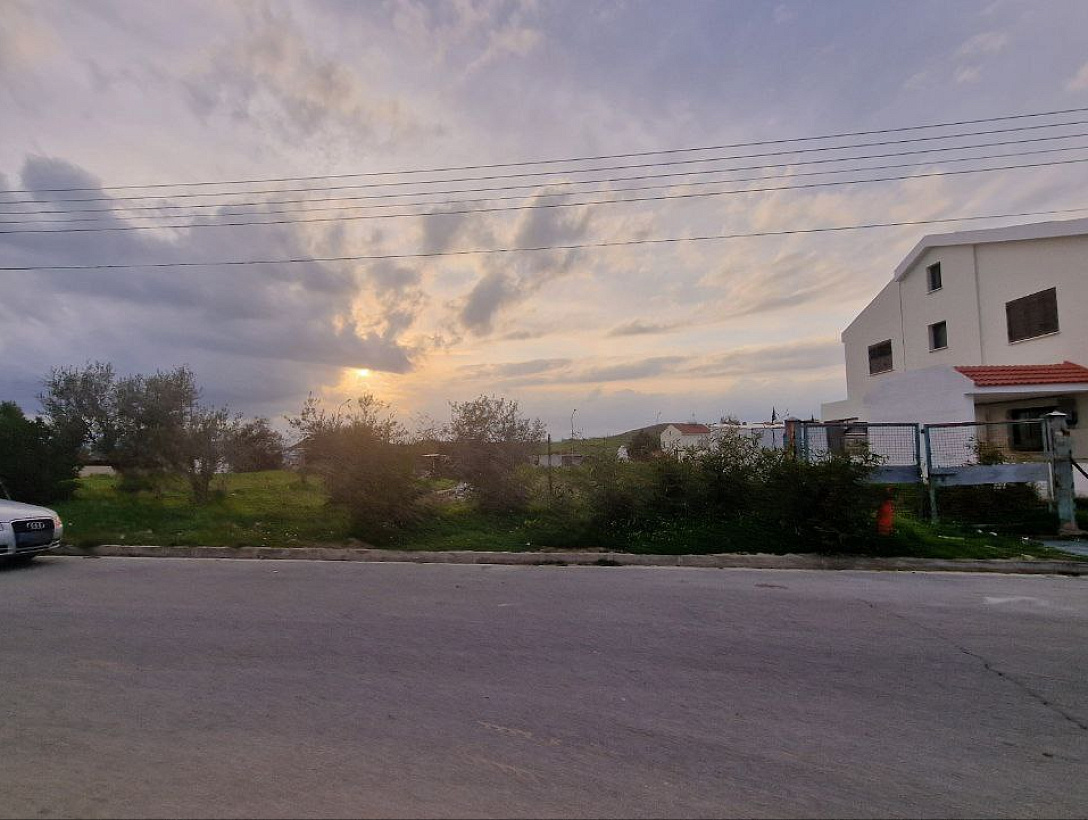 Земля в Никосии