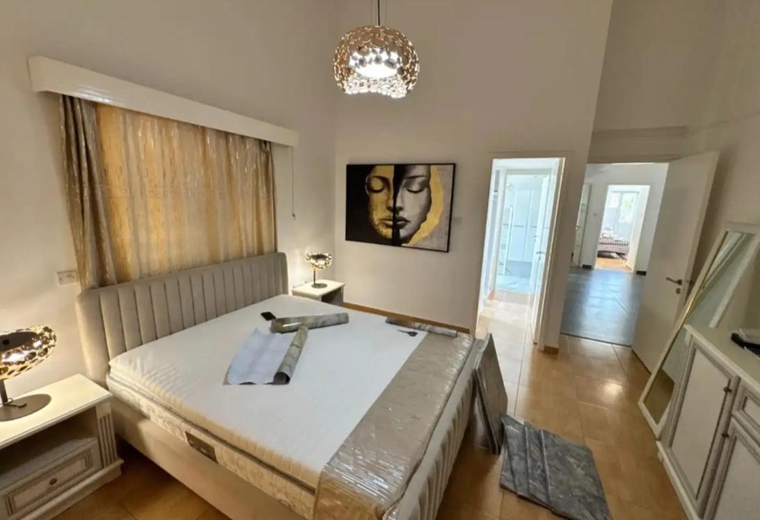 Villa, 5 bedrooms — 8