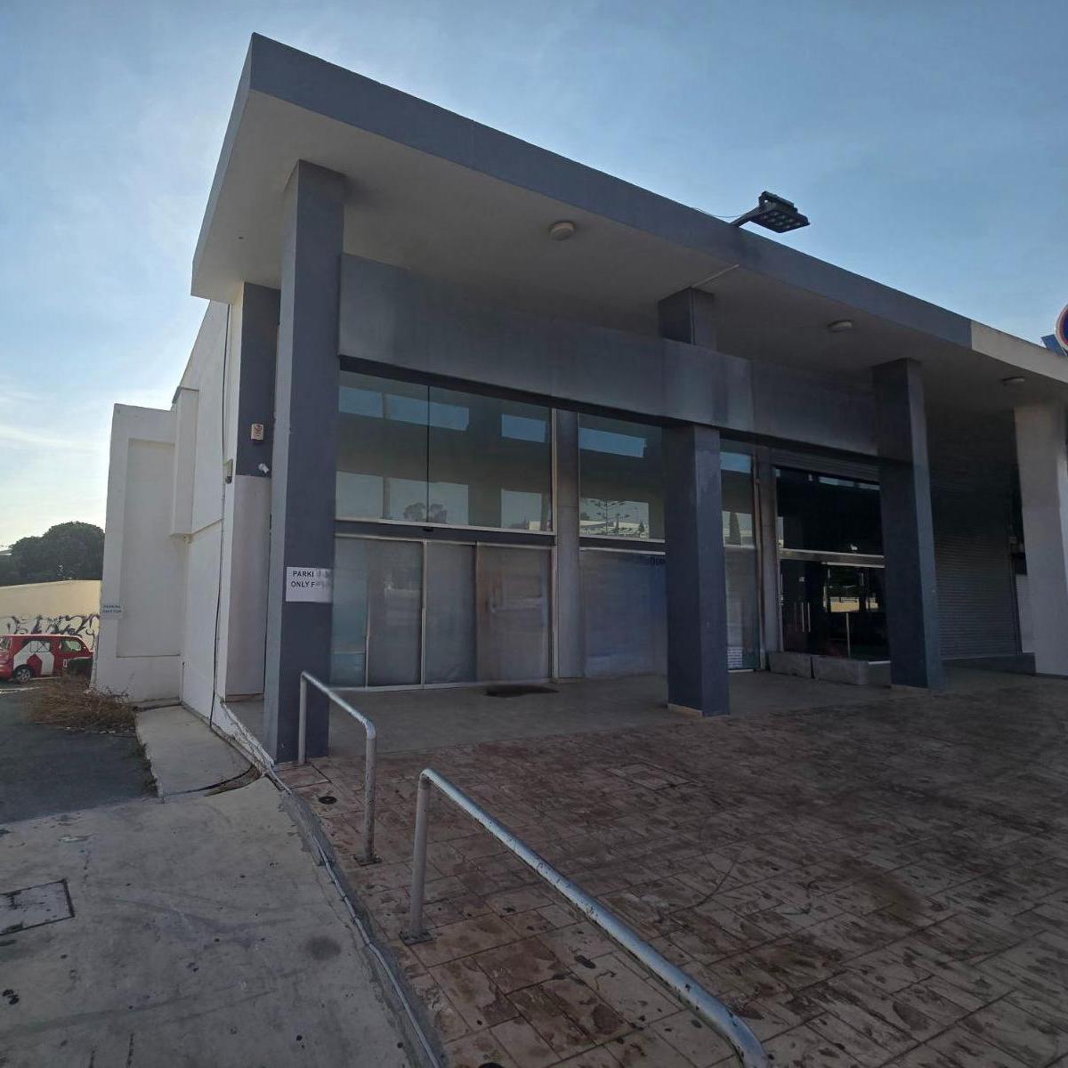 Commercial building in Famagusta № 189699 1