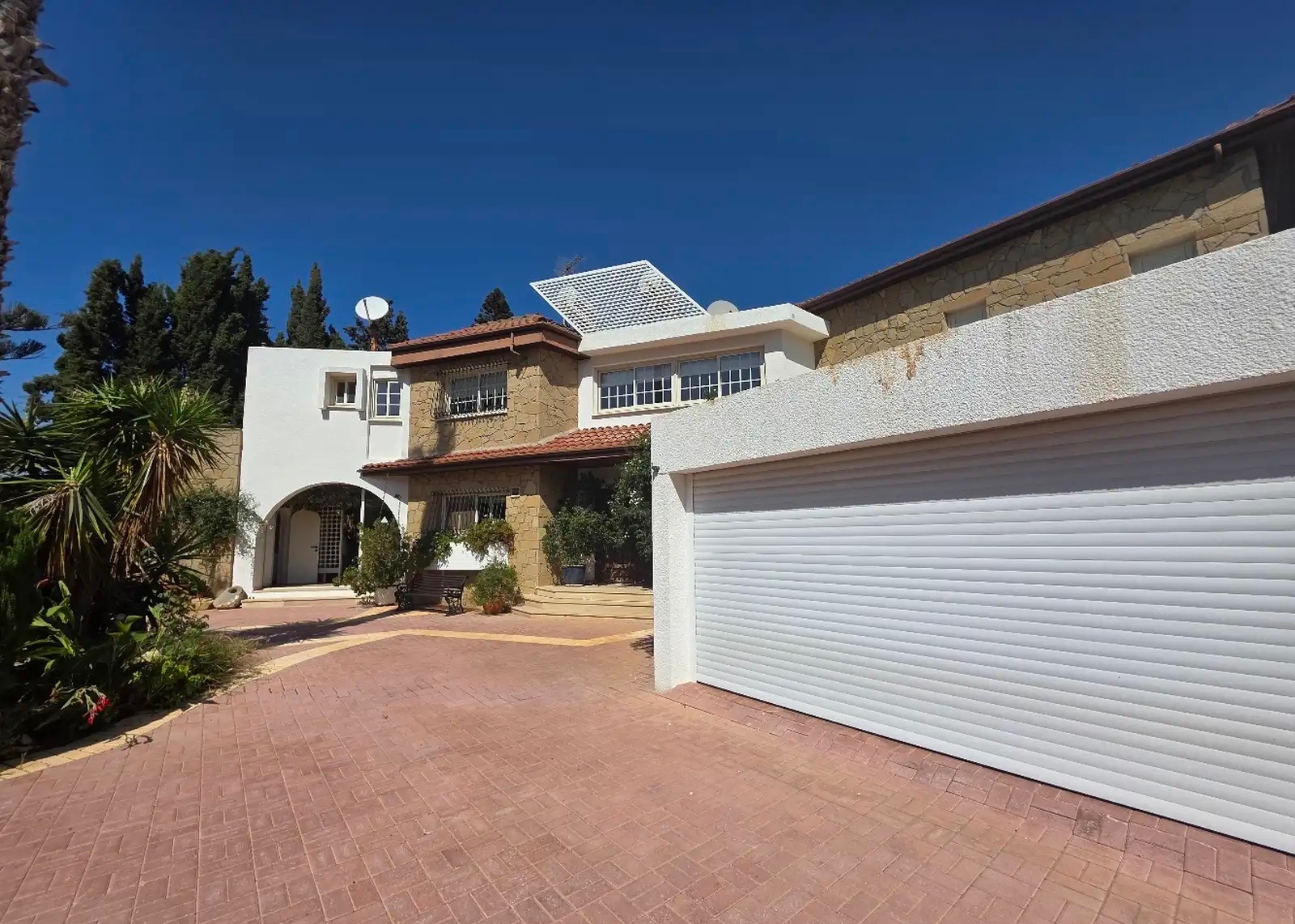4-bedroom villa in Famagusta № 217309 1