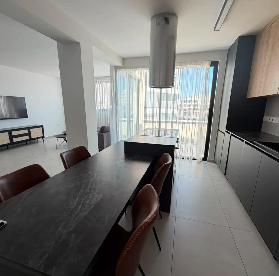 Apartment, 3 bedrooms — 2