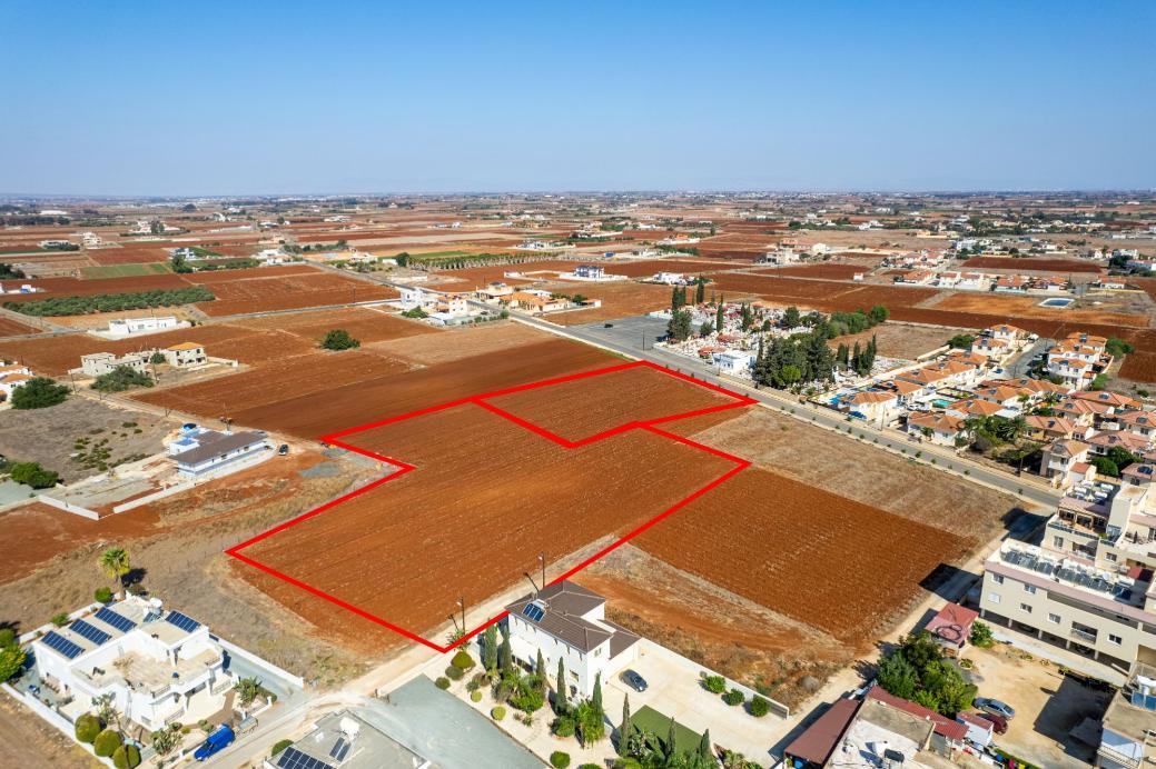 Land in Larnaca