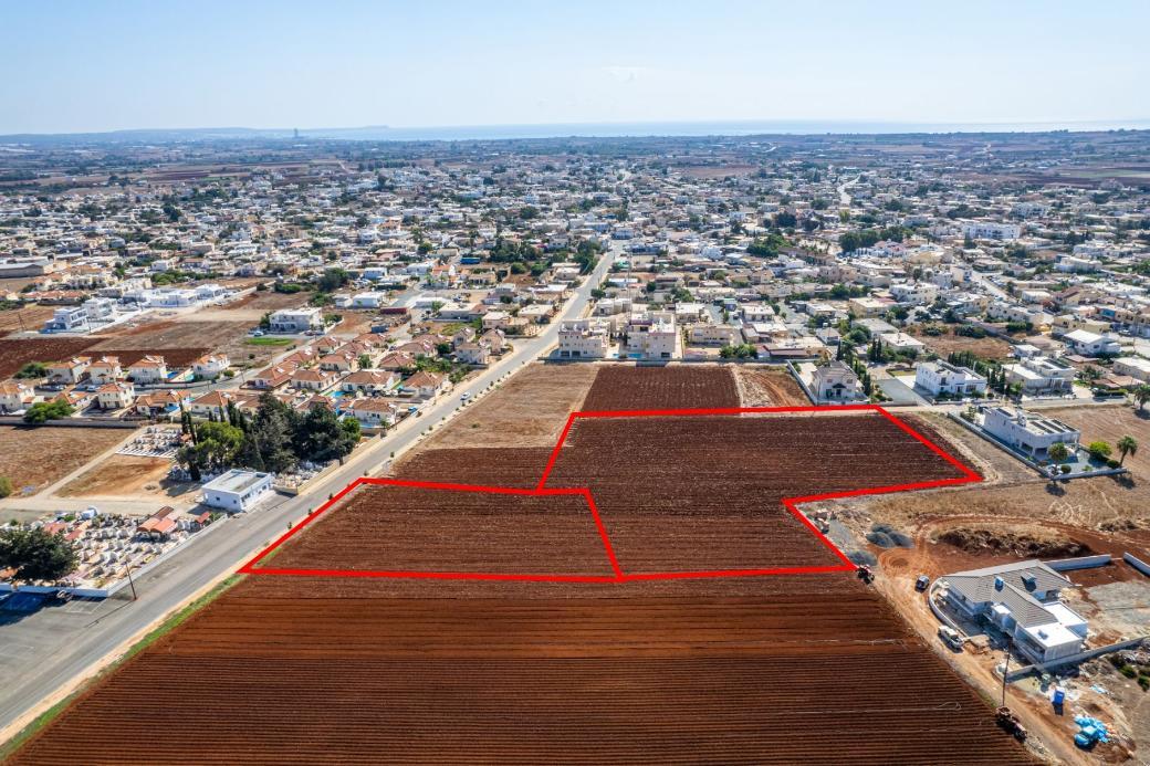 Land in Larnaca
