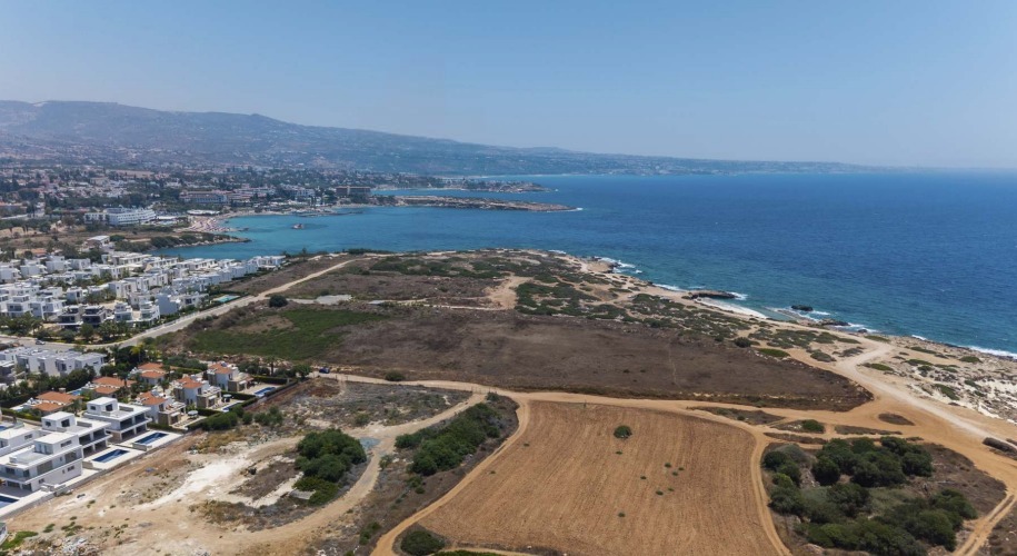 Земля в Пафосе