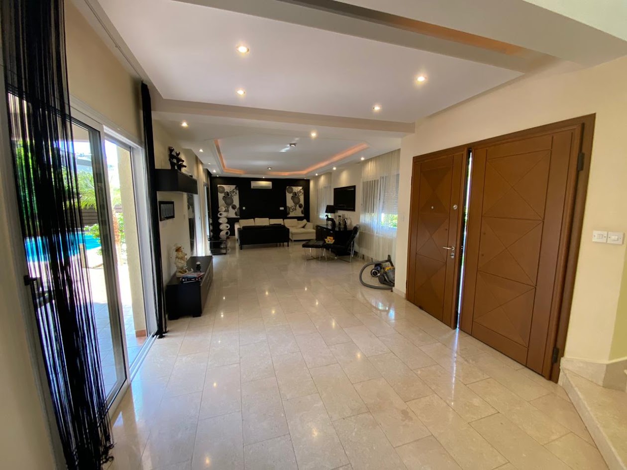 Villa, 5 bedrooms — 5