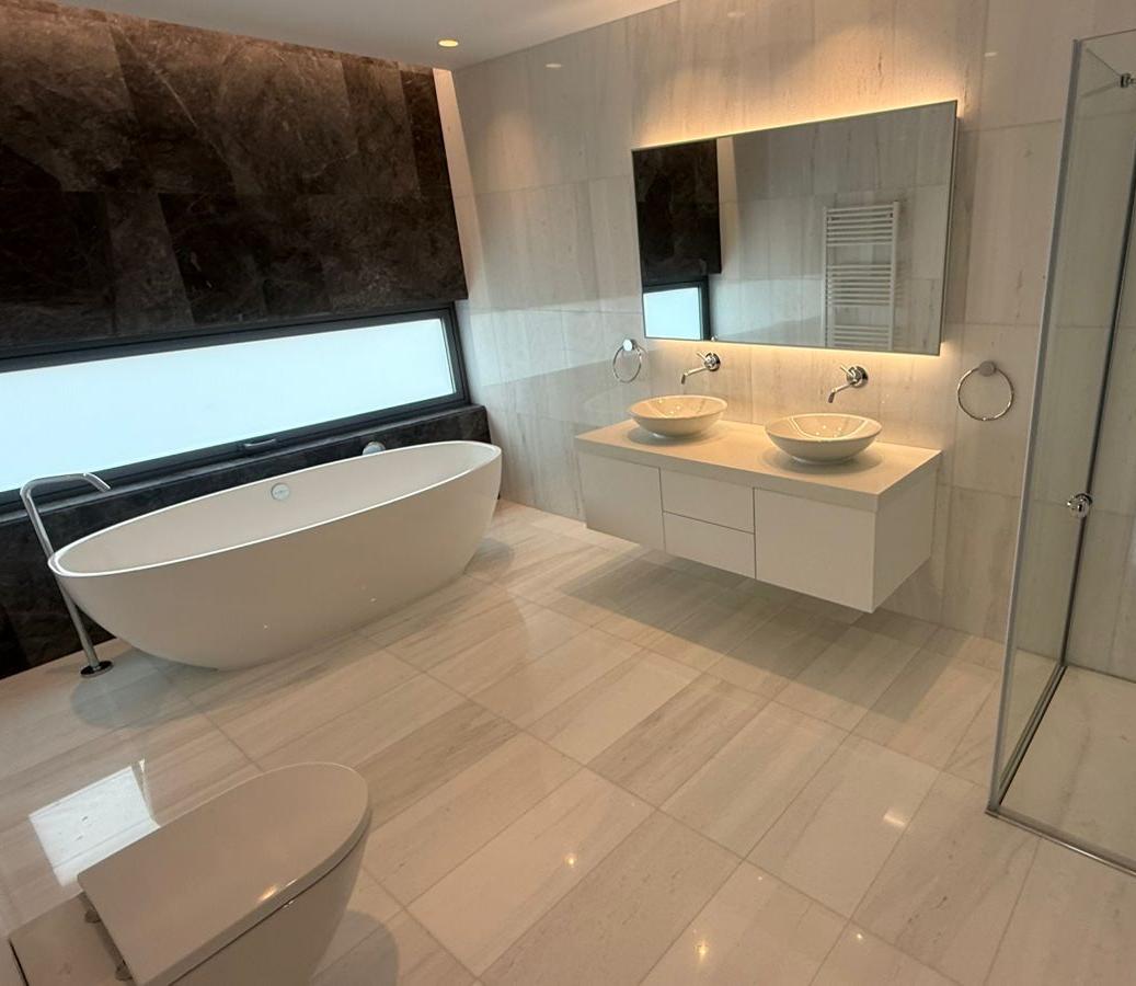 Villa, 4 bedrooms — 10