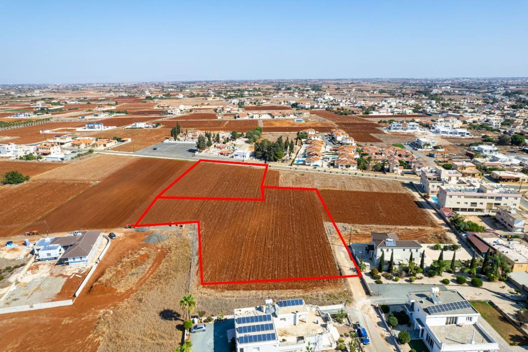 Land in Larnaca