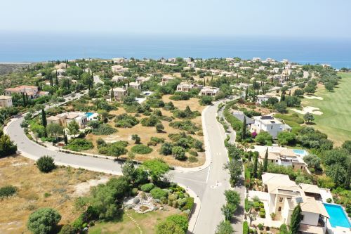 Земля в Пафосе