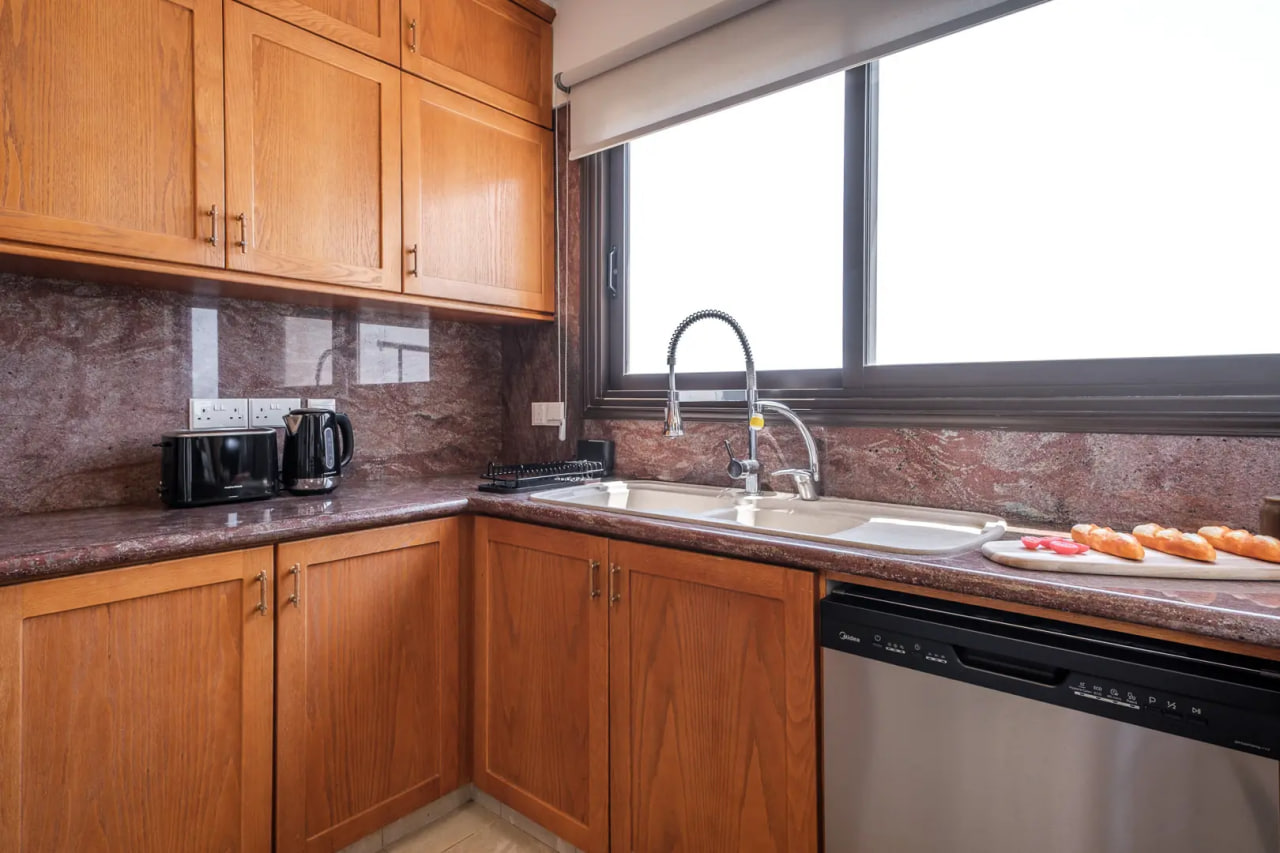 Apartment, 5 bedrooms — 11