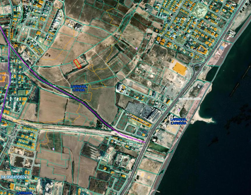 Land in Larnaca