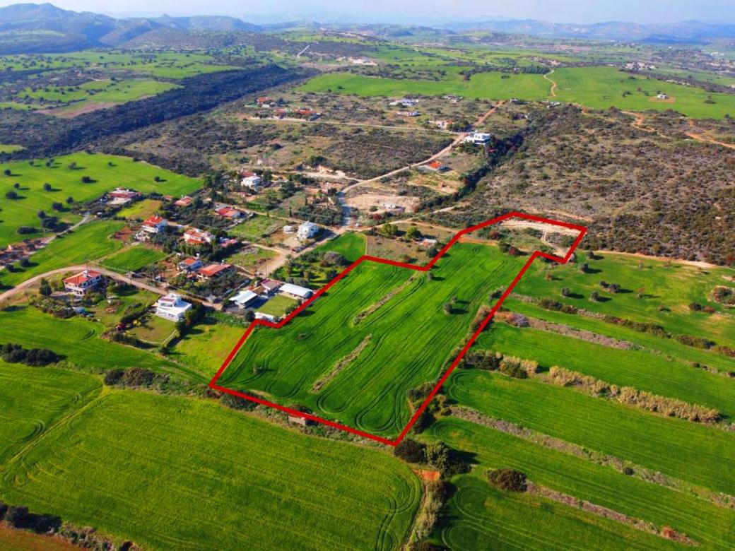 Land in Larnaca