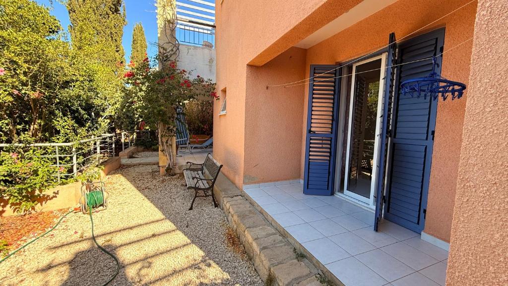Villa, 2 bedrooms — 15