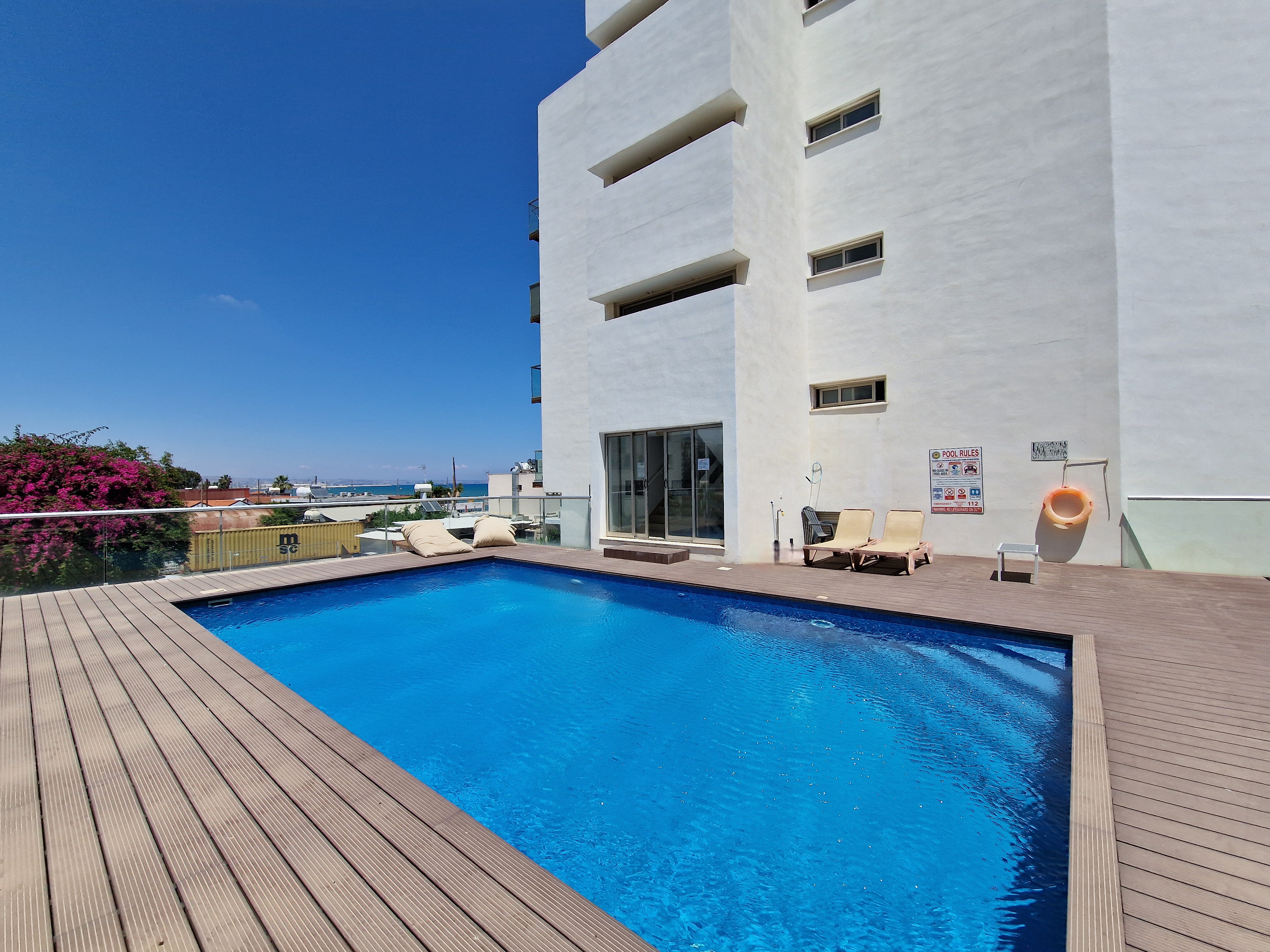 Residential building in Larnaca № 218639 1