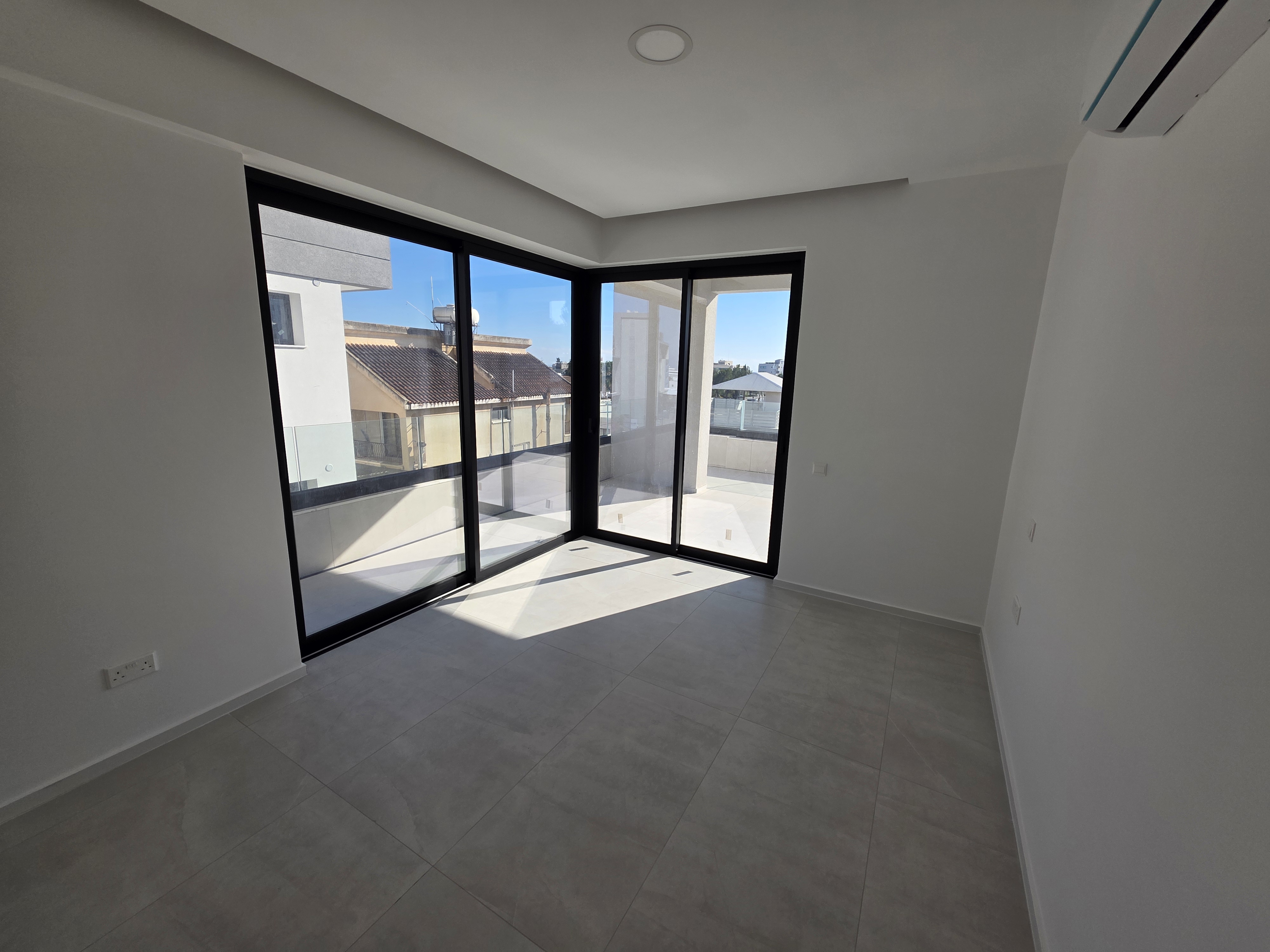 New 2-bedroom apartment in Limassol № 219528 2