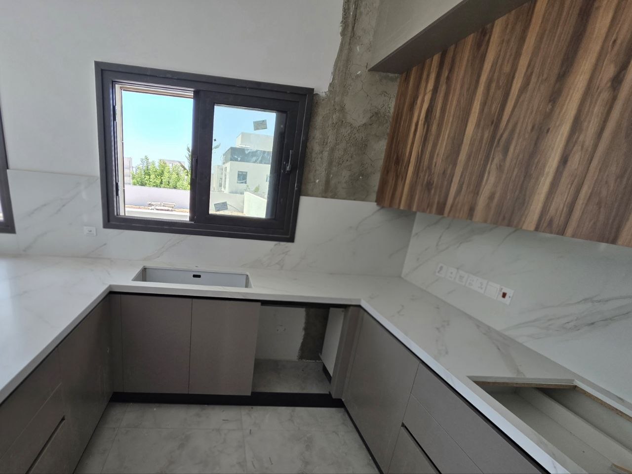 4-bedroom villa in Agios Athanasios, Limassol — 9