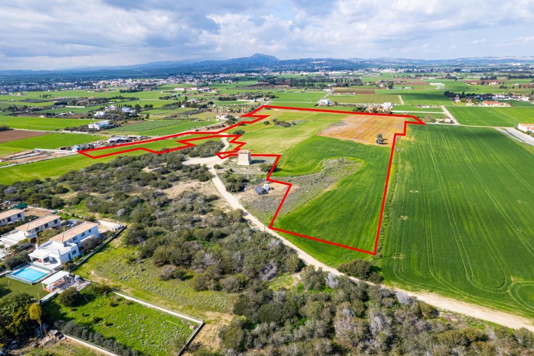 Land in Larnaca