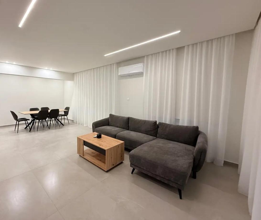 Apartment, 3 bedrooms — 2