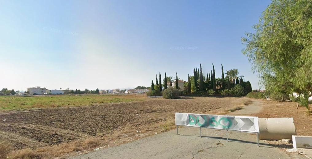 Земля в Ларнаке