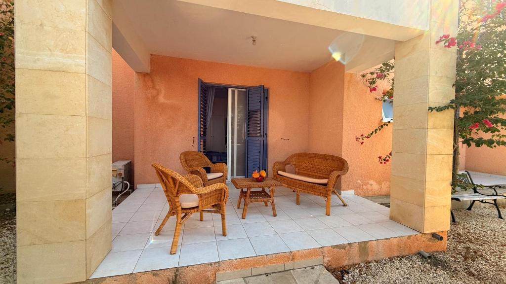 Villa, 2 bedrooms — 12