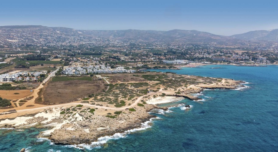 Земля в Пафосе