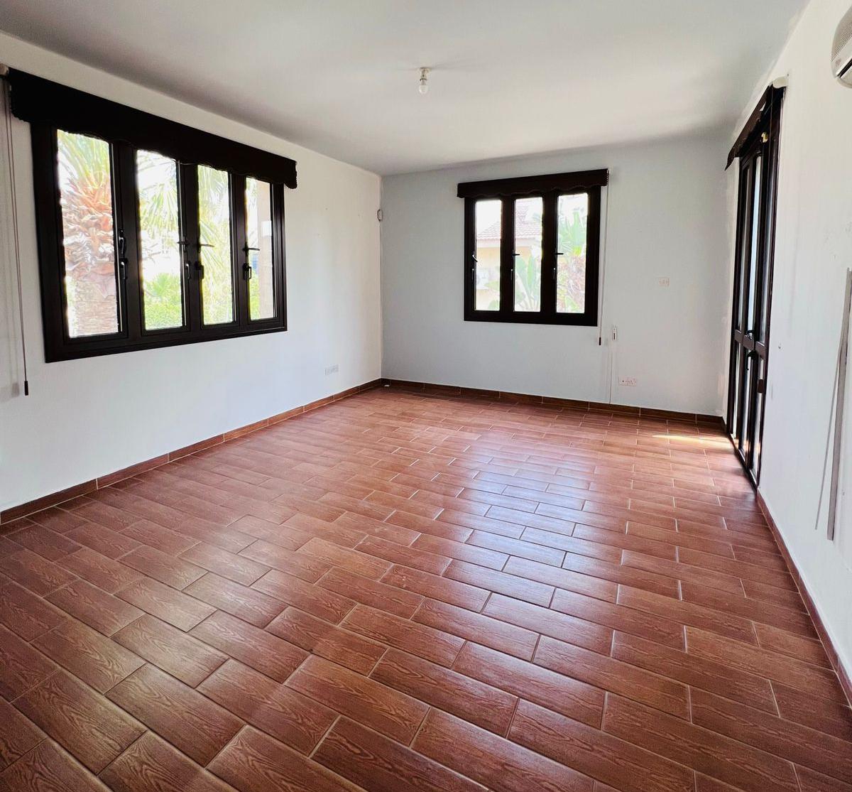Villa, 4 bedrooms — 10