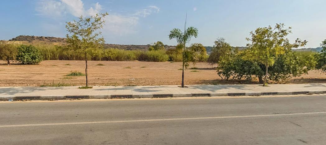 Земля в Ларнаке