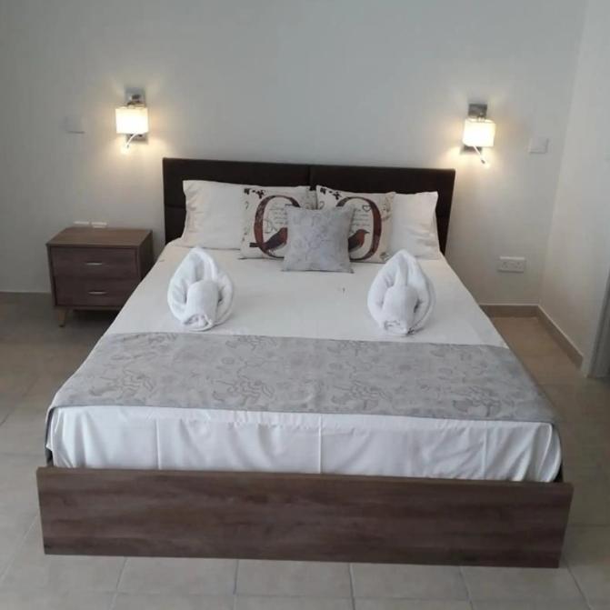 Отель в Ларнаке