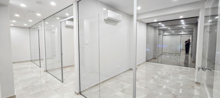 Коммерческое здание на Кипре