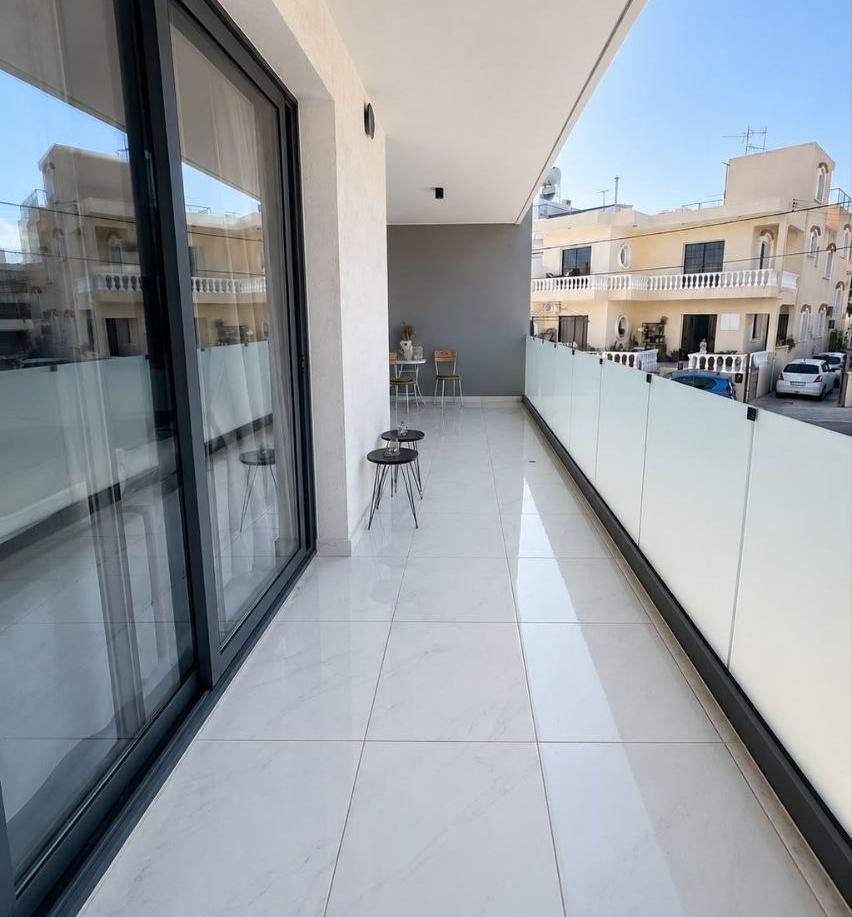 Apartment, 2 bedrooms — 8