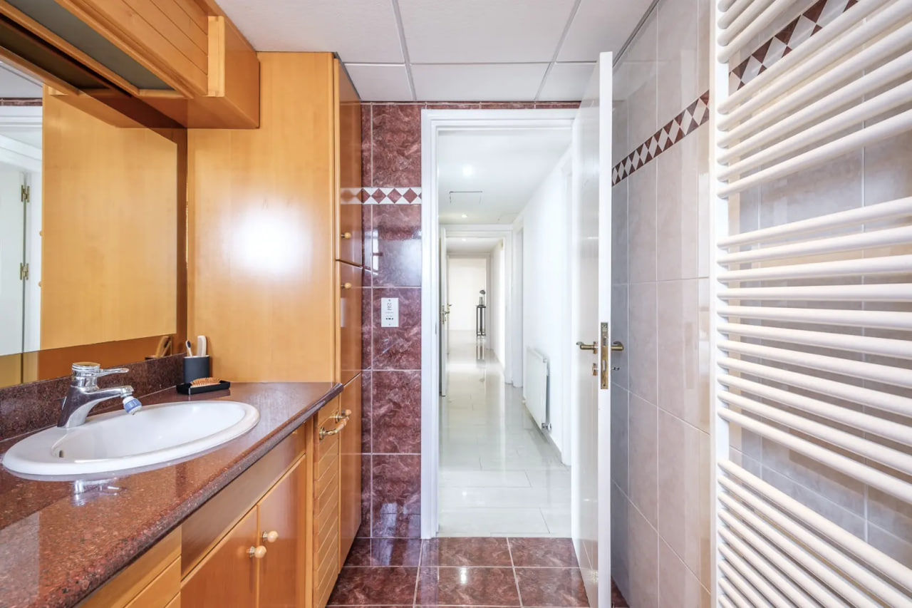 Apartment, 5 bedrooms — 33