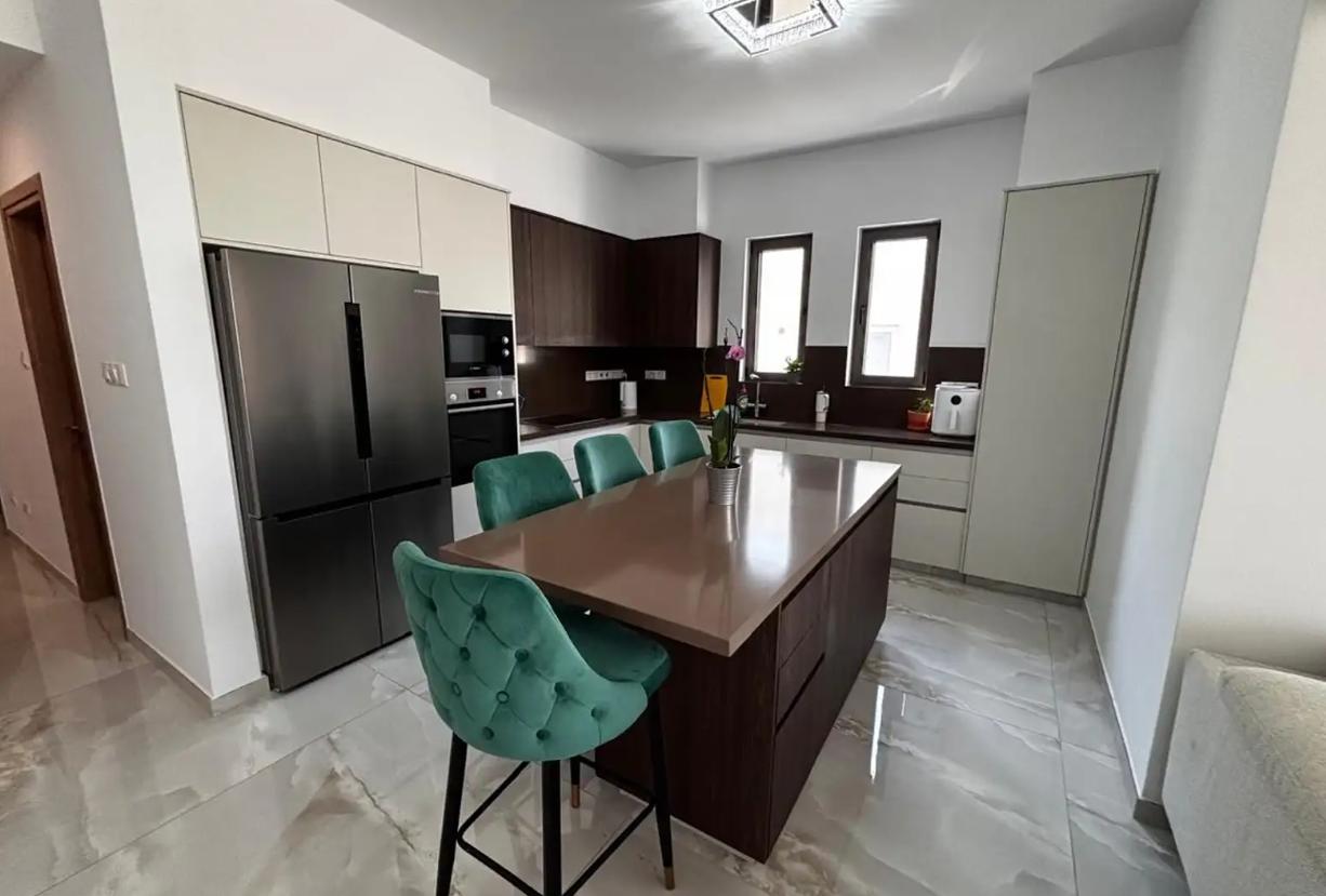 Apartment, 3 bedrooms — 3